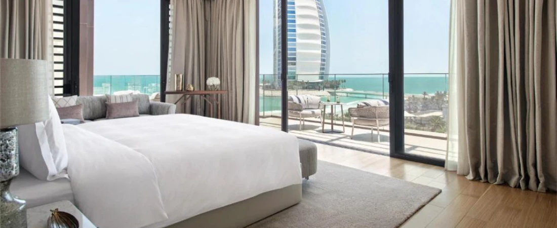Beachfront Bliss: Best 5-Star Resorts in Dubai by the Sea